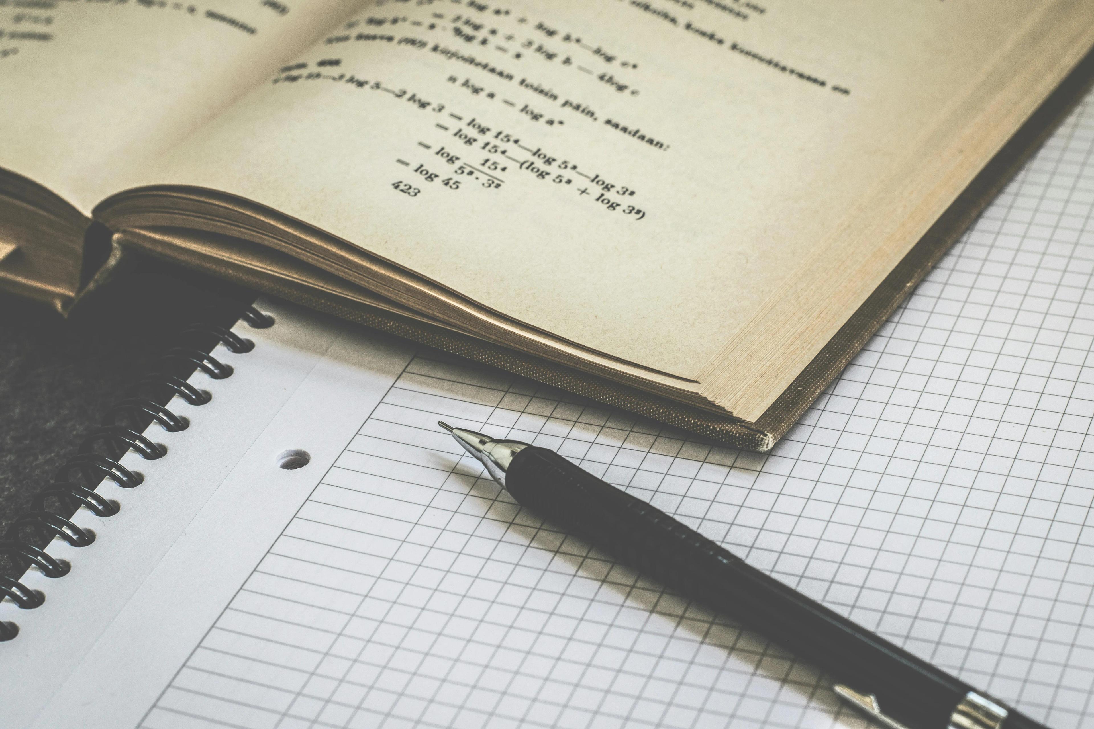 Buch und Stift